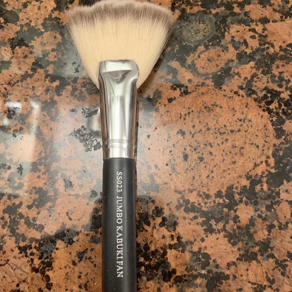 Fan brush - Picture 2 of 3